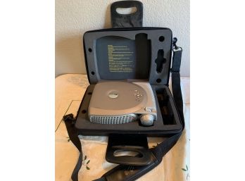 Dell DLP Front Projector Comes With Manual, Carry Bag, Remote Control, And Cables
