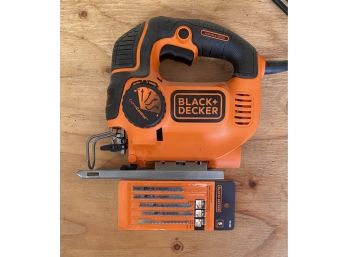 Black And Decker Electric Skill Saw With Extra Blades