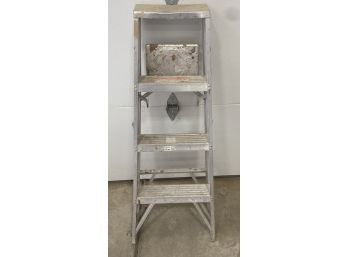 4' 225 Pound Rated Aluminum Step Ladder