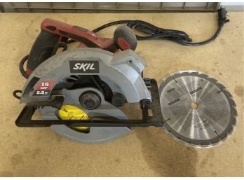 Skil Brand  Electric 15 Amp - 2.5 HP Circular Saw With Extra Blade