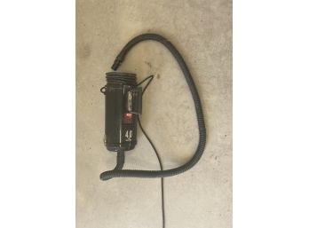 Griots 4 HP Garage Vacuum With Hose And Power Cable.