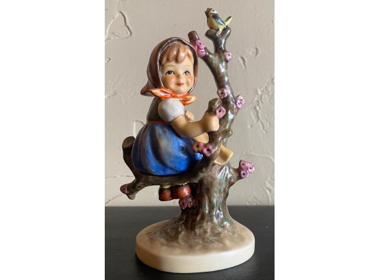 Vintage Goebel (Hummel)Figurine Apple Tree Girl