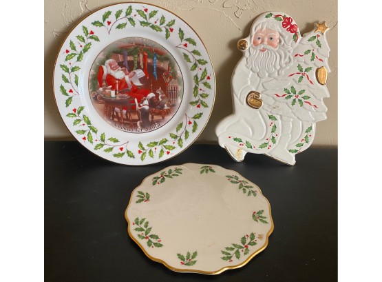 3 Pc Lenox Holiday Lot With 2 Trivets And 1 Decorative Santa Plate