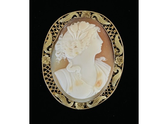 Tested 10k Gold Filigree Cameo Broach