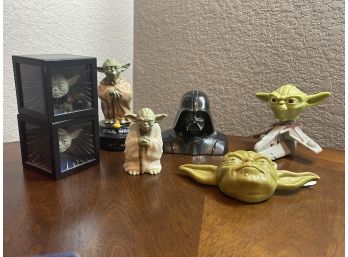 7 Assorted Star Wars Figures Including Key Chain