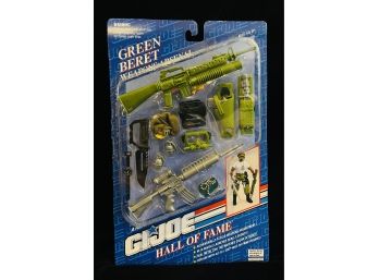 1993 GI JOE Hall Of Fame Green Beret Wapons Arsenal