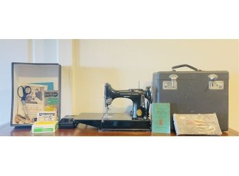 Rare Singer 221-1 Portable Featherweight Electric Sewing Machine With Case Manual & Accessories
