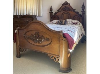 Impressive Victorian Walnut Full Size Bed With Ornate Carving & Finials In Good Condition