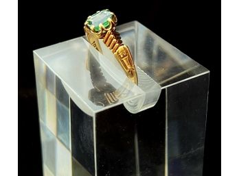 18k Yellow Gold Ring W/.65 Ct Emerald (chipped)