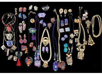 Very Large Assortment Of Costume Jewelry Necklaces And Earrings (Lot 1)