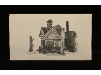 Department 56 The Heritage Village Collection New England Village Series 'Steen's Maple House'