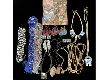 Very Large Assortment Of Costume Jewelry Necklaces (Lot 4)