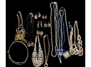 Very Large Assortment Of Costume Jewelry Necklaces (Lot 3)