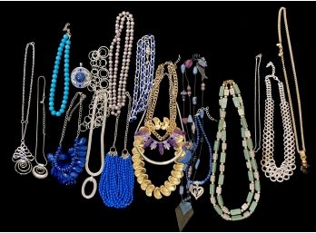 Very Large Assortment Of Costume Jewelry Necklaces (Lot 1)