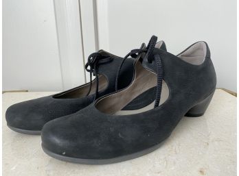Ecco European Size 38 (7.5) Lace Up Mary Jane Shoes