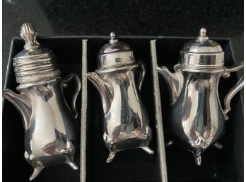 Set Of 3 Teapot Salt And Pepper Shakers