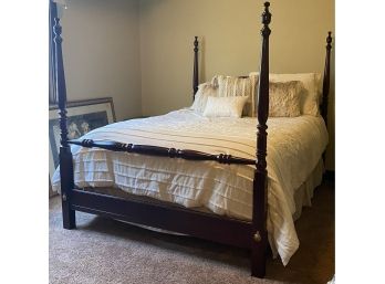 Wooden 4 Post Queen Size Bed Frame W Mattress & Boxspring