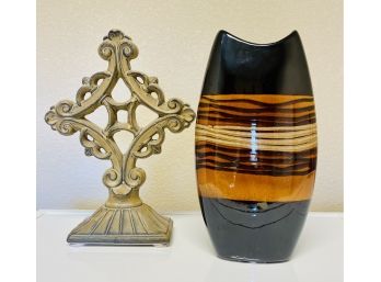 Home Decor Lot With Metal Finial & Vase