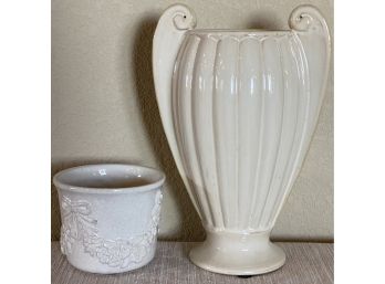 (2) Ceramic Vases/pot