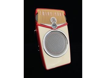 Small Reproduction AM/FM Transistor Radio