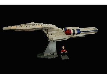 Mega Blocks  Star Trek Starship & Mini Figure