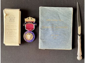 1950 Nottingham Masonic Medal, 1946 Ceremony Of Advancement Book And More