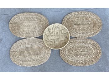 4 Wicker Place Mats With Small Wicker Bowl