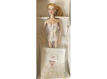 Ashton Drake Galleries Madra Collection 'ultimately Madra (blonde)' Doll In Original Box