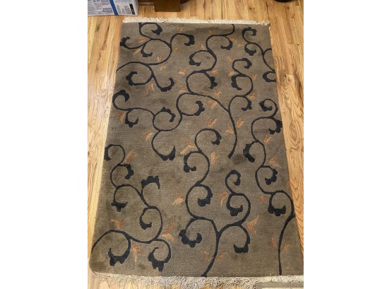 100% Plush Pile Wool Rug With Scroll Detailing