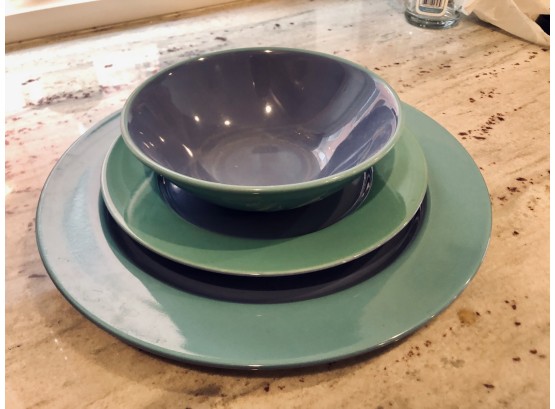 Single Set Of Two Tone Bowl, Plate And Charger