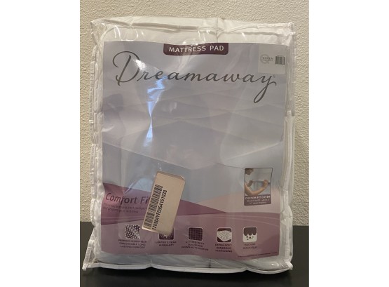 Dreamaway Queen Size Mattress Pad In Original Packaging