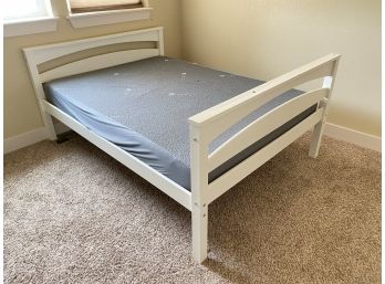 Full Size White Wooden Bed With Bamboo Mattress