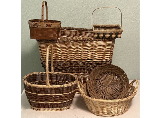 Assorted Lot Of Various Sized Baskets