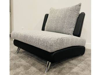Modern Lounge Chair By Zuri Contemporary Comfort Fabric & Black Leather Accent Featuring Chrome Legs