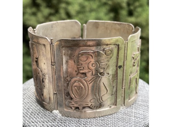 Vintage Mexican .925 Sterling Silver Taller De Los Ballesteros Taxco Mayan/Aztec Hinge Bracelet.