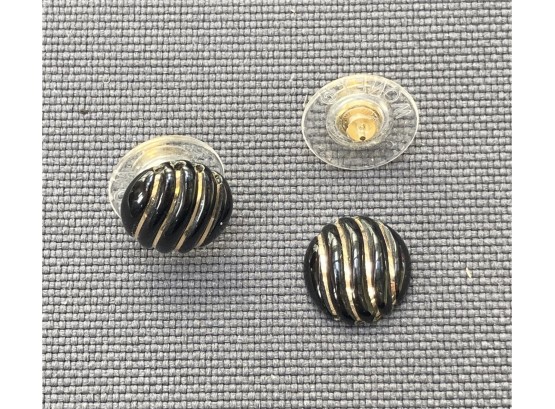 Vintage Monet Black And Gold Tone Earrings