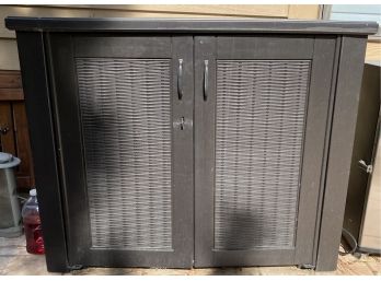 Plastic Outdoor Storage With All Contents