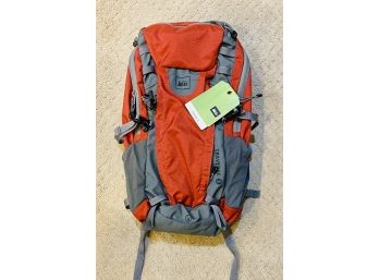 NWT REI Traverse 30 Men's Light Weight Technical Day Pack