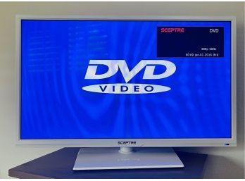 Scepter White 32' TV With DVF Player Turns On