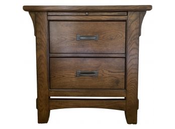 Haverty's Brown Nightstand With 2 Dovetail Drawers And A Pullout Tray Good Condition