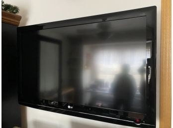 42' LG Flatscreen TV With Mounting Bracket