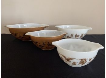 Set Of 4 Vintage Pyrex Nesting Bowls