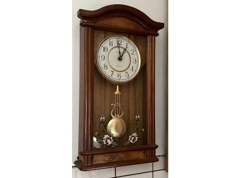 Linnen Westwindster Wooden Wall Clock