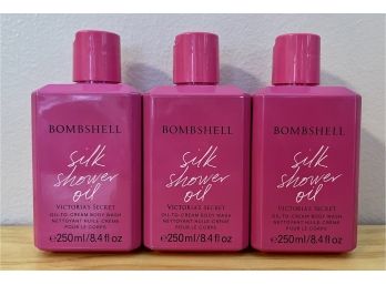 Lot Of Brand New Victoria Secret Silk Shower Oil Bomshell
