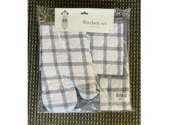 3 Piece Kitchen Set Grey  Brand New With Apron, Glove And Potholder