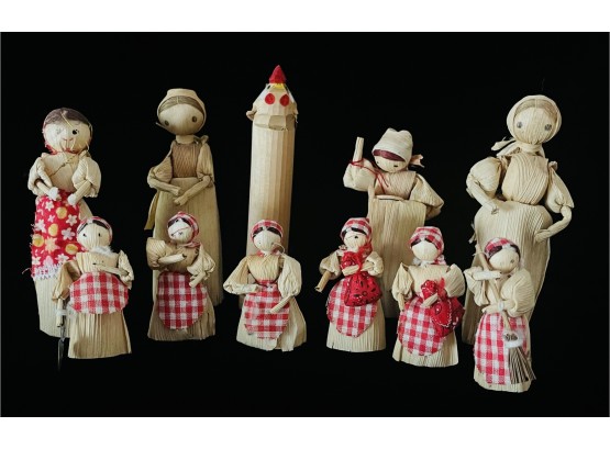 Corn Husk Decorative Figures  Handmade Czech Republic Crafts