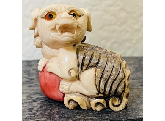 Carved Japanese Netsuke Dog/Lion Figure