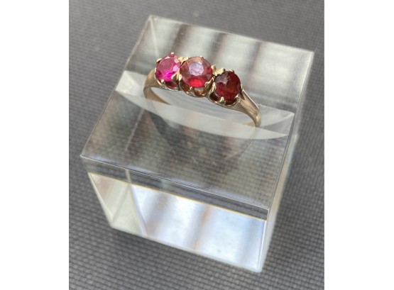 Vintage 3 Stone Ruby 10Kt Gold Ring