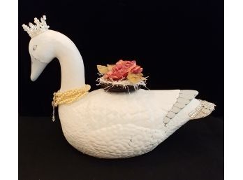 Stunning 'Queen' Goose