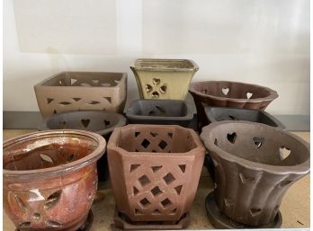 Group Of 10 Reticulated Gardening Pots With Drainage
